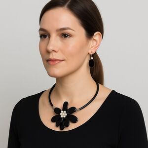 NEW The Purple Door The Simone Necklace Black Flower with matching earrings